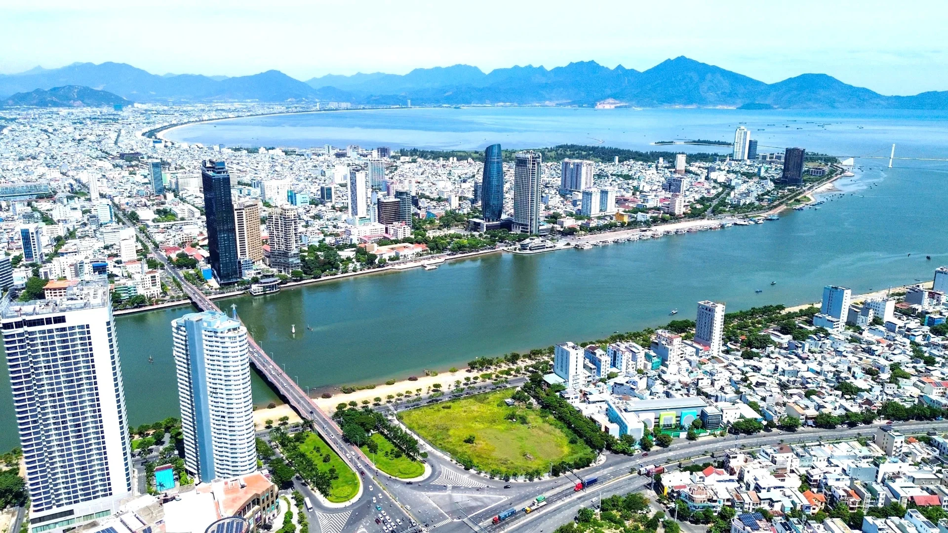 BẤT ĐỘNG SẢN DÒNG TIỀN ĐANG THẮNG THẾ 1 bat dong san da nang 1 1956 BẤT ĐỘNG SẢN DÒNG TIỀN ĐANG THẮNG THẾ
